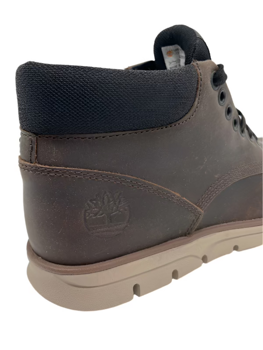 Bradstreet Chukka