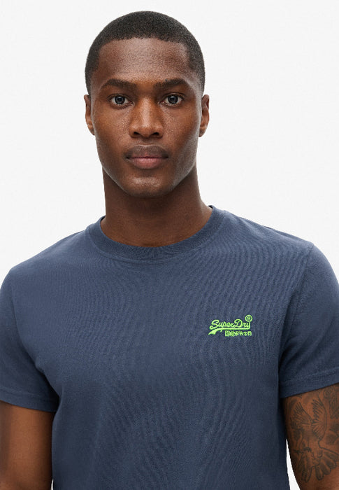 Essential Logo T-Shirt